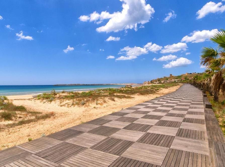 מנפי Villa Gabriella מראה חיצוני תמונה